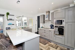WINDSOR COURT- click for photo gallery